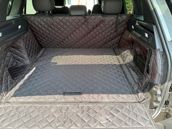 Range Rover premium quilted boot liner
